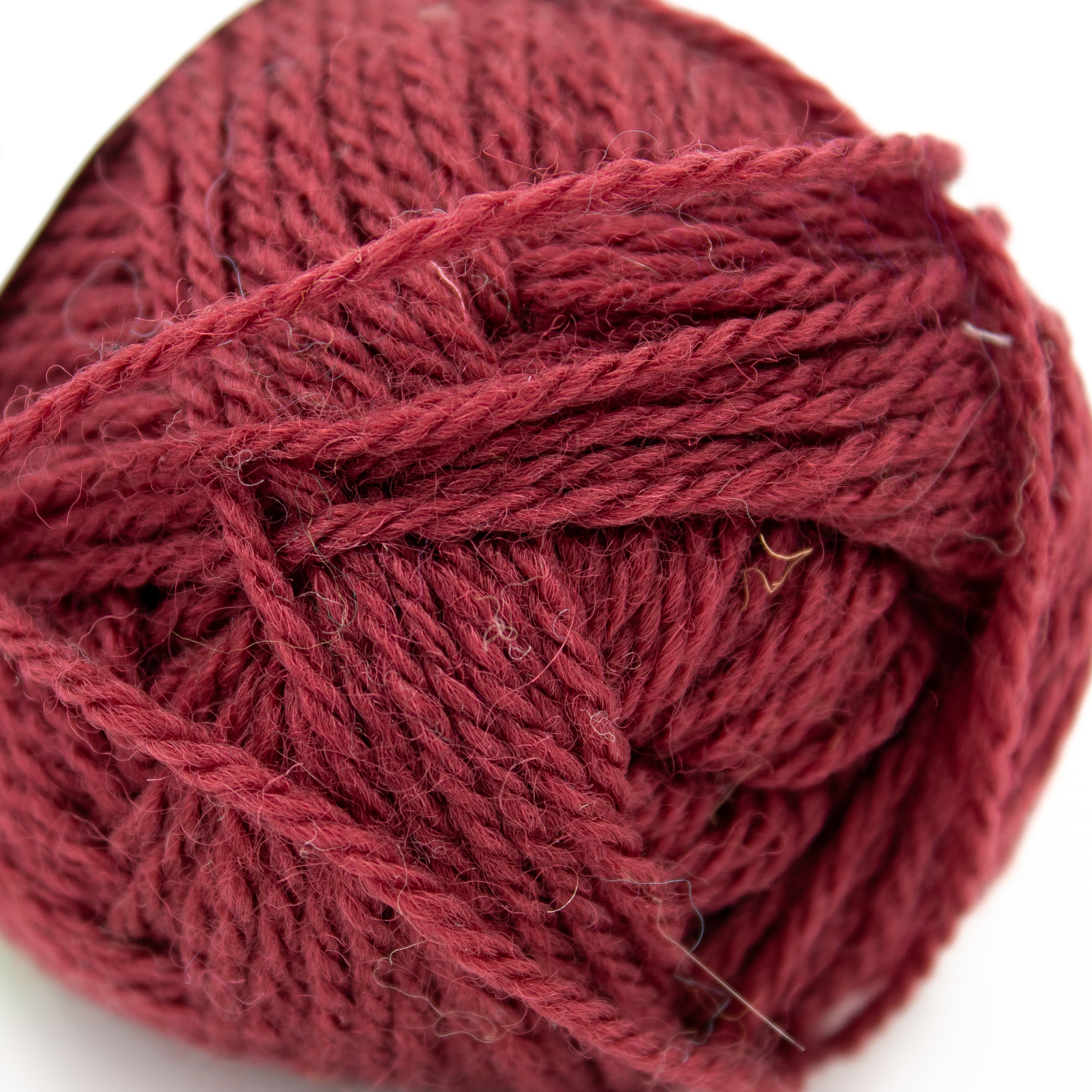 Dale Garn Daletta Superwash in Prune