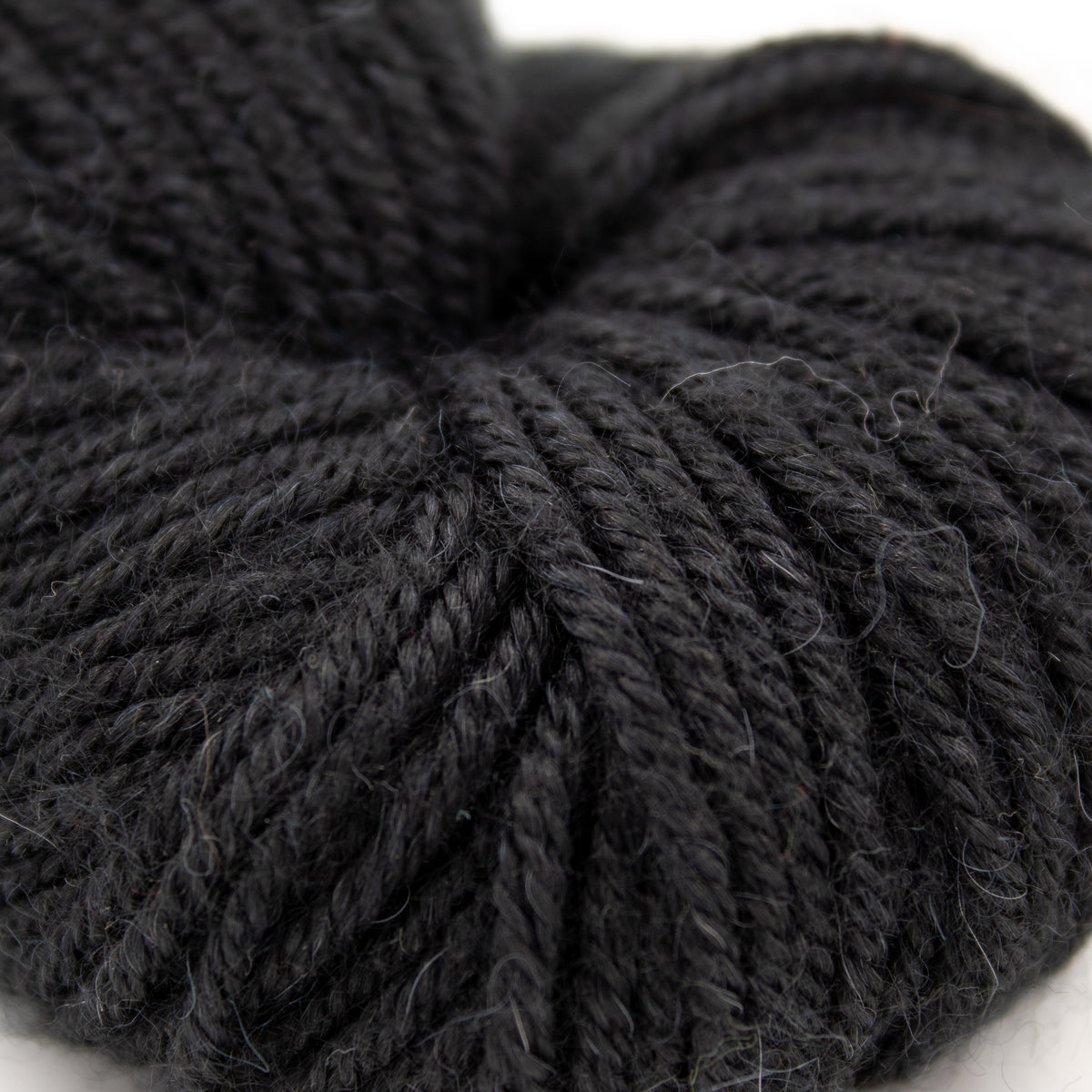 Ella Rae Cozy Alpaca in Black