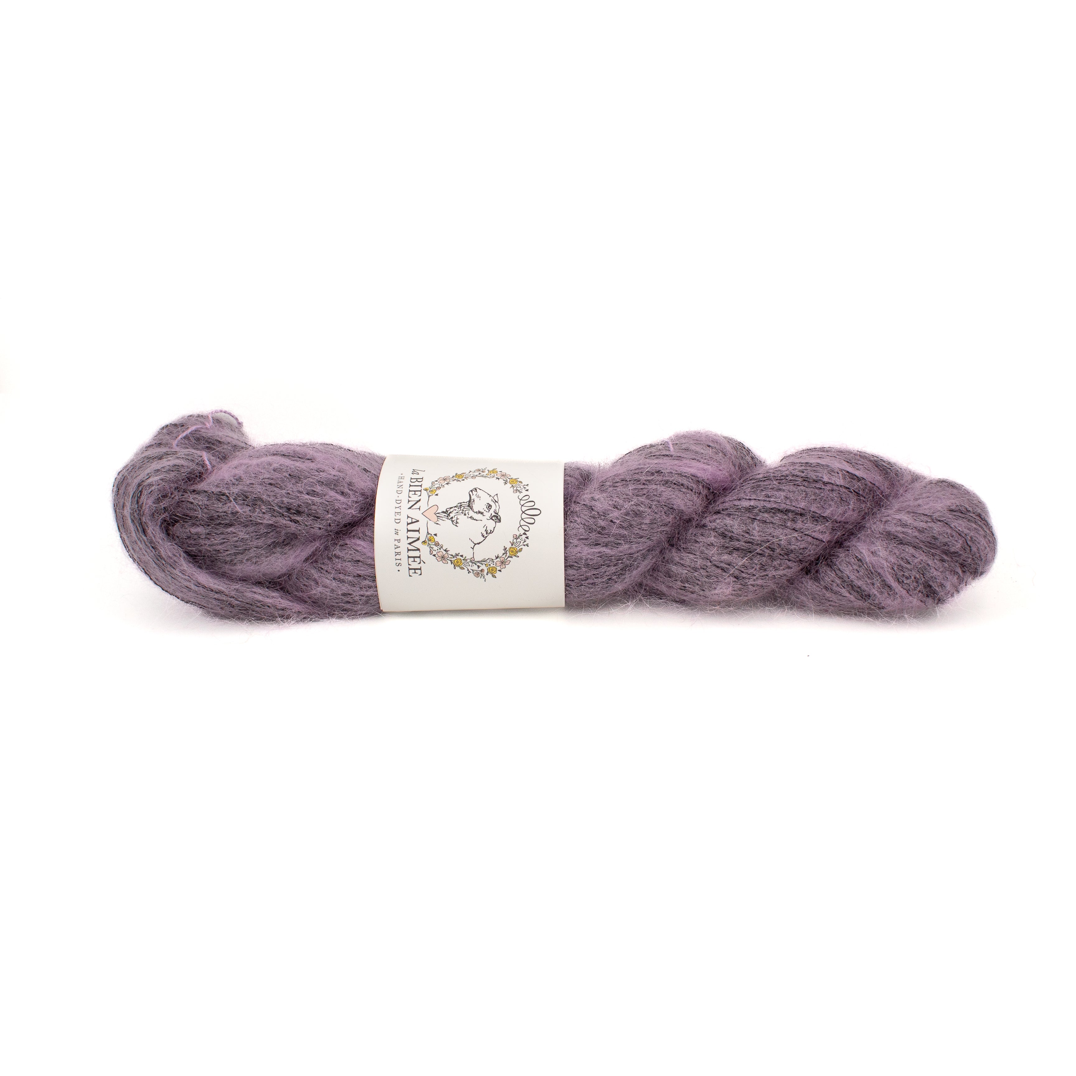 La Bien Aimee Onyx in Anemone