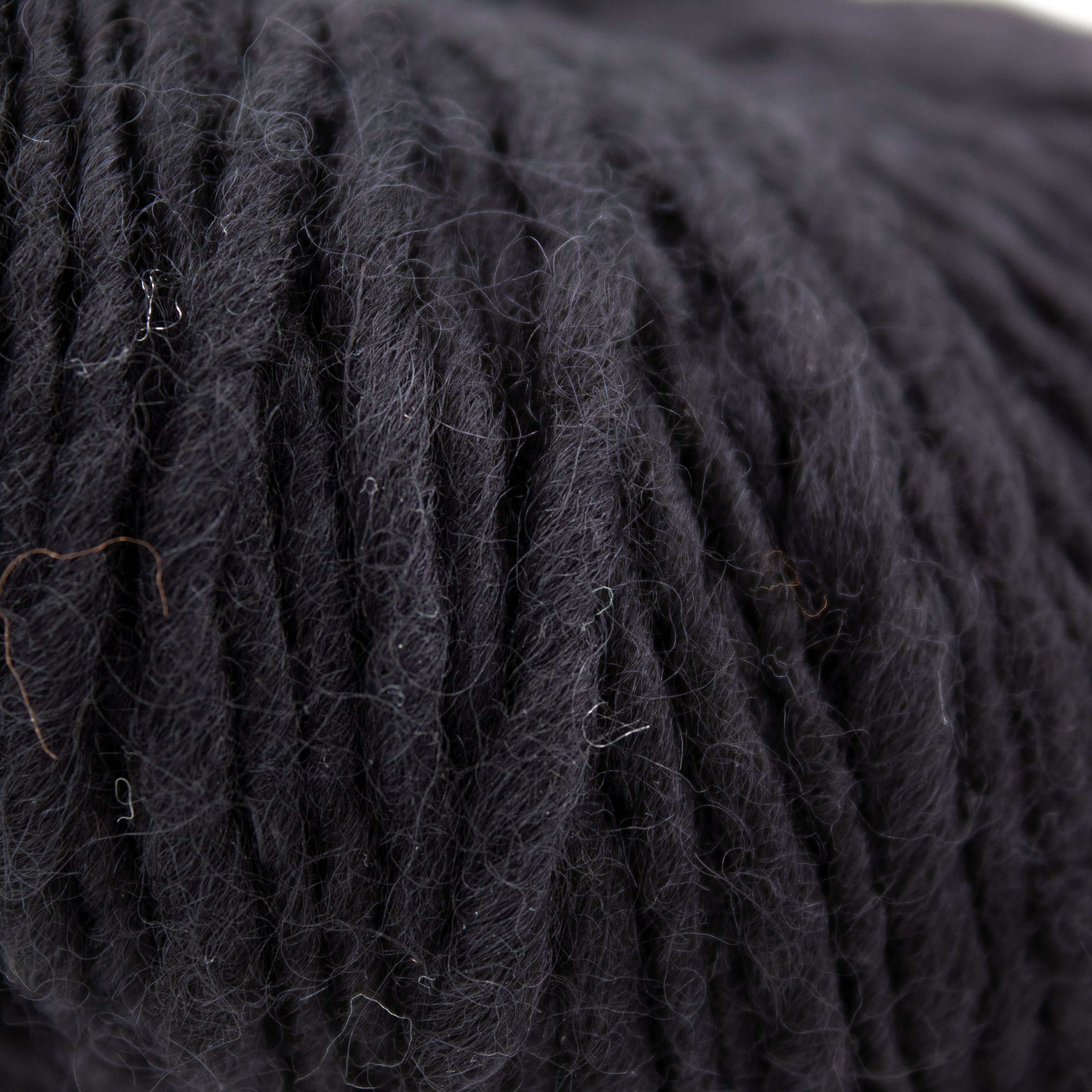 Manos del Uruguay Wool Clasica in Black