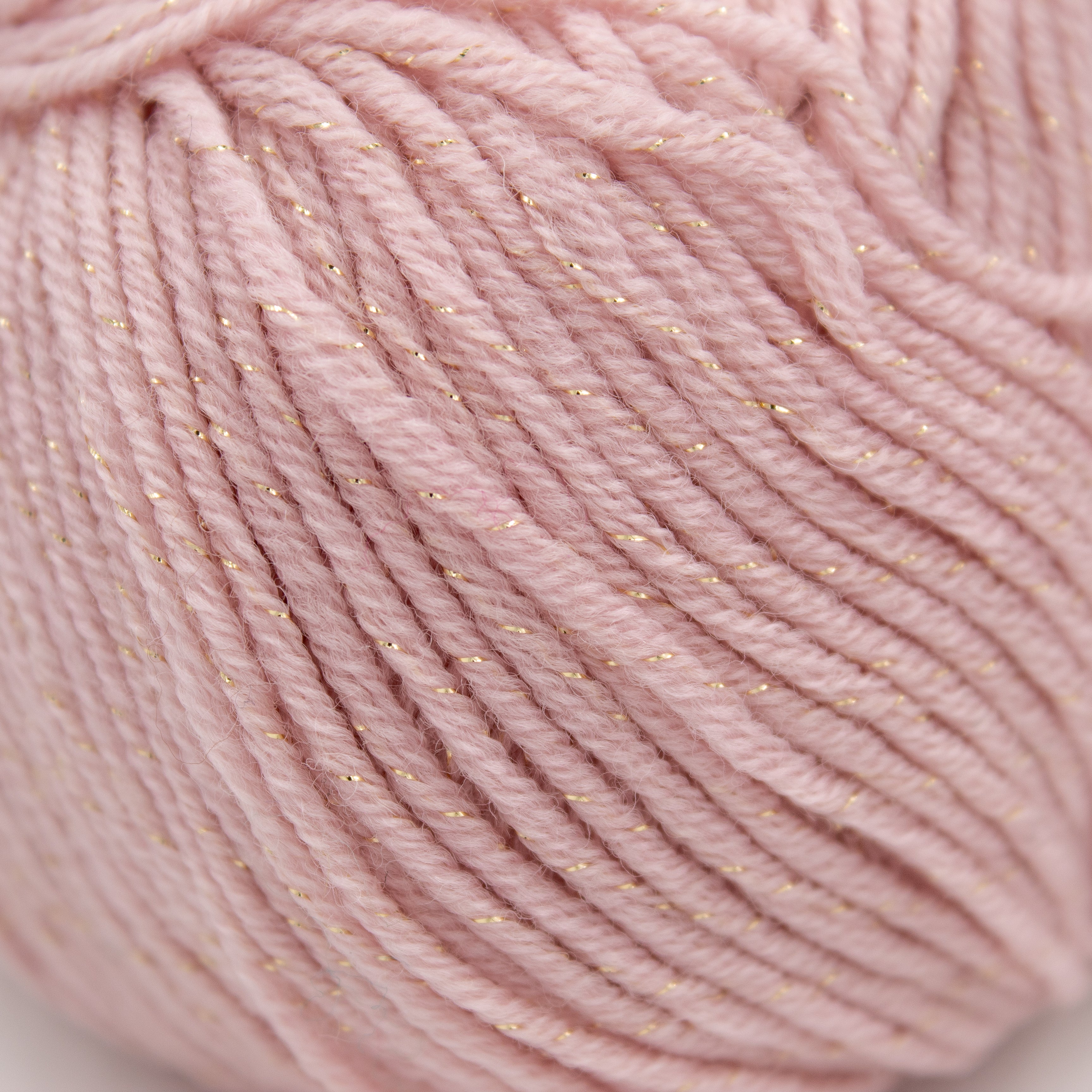 Nikke Victor Yarn Subtle（サトル) in Light Pink