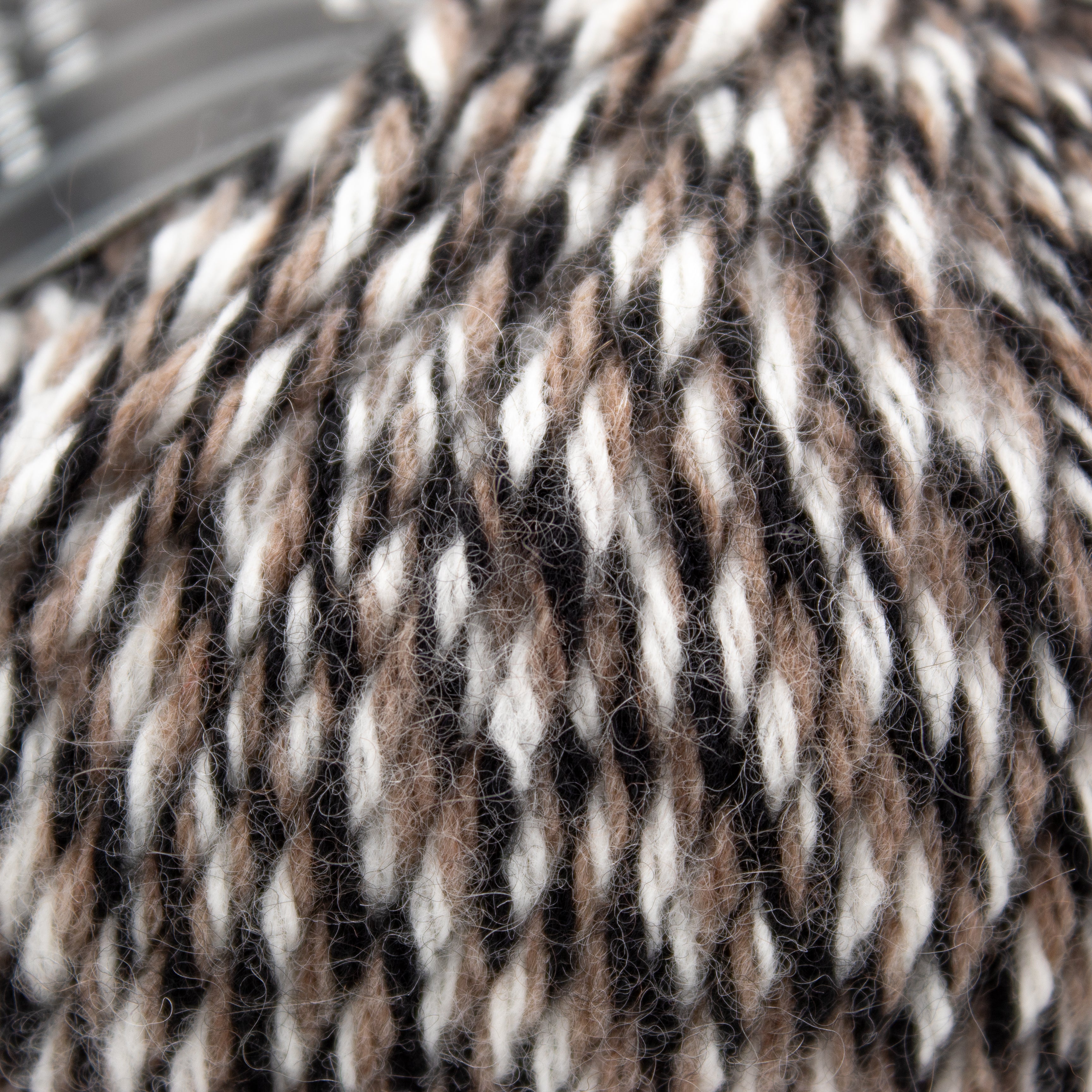 String Chantilly in Grey + Black