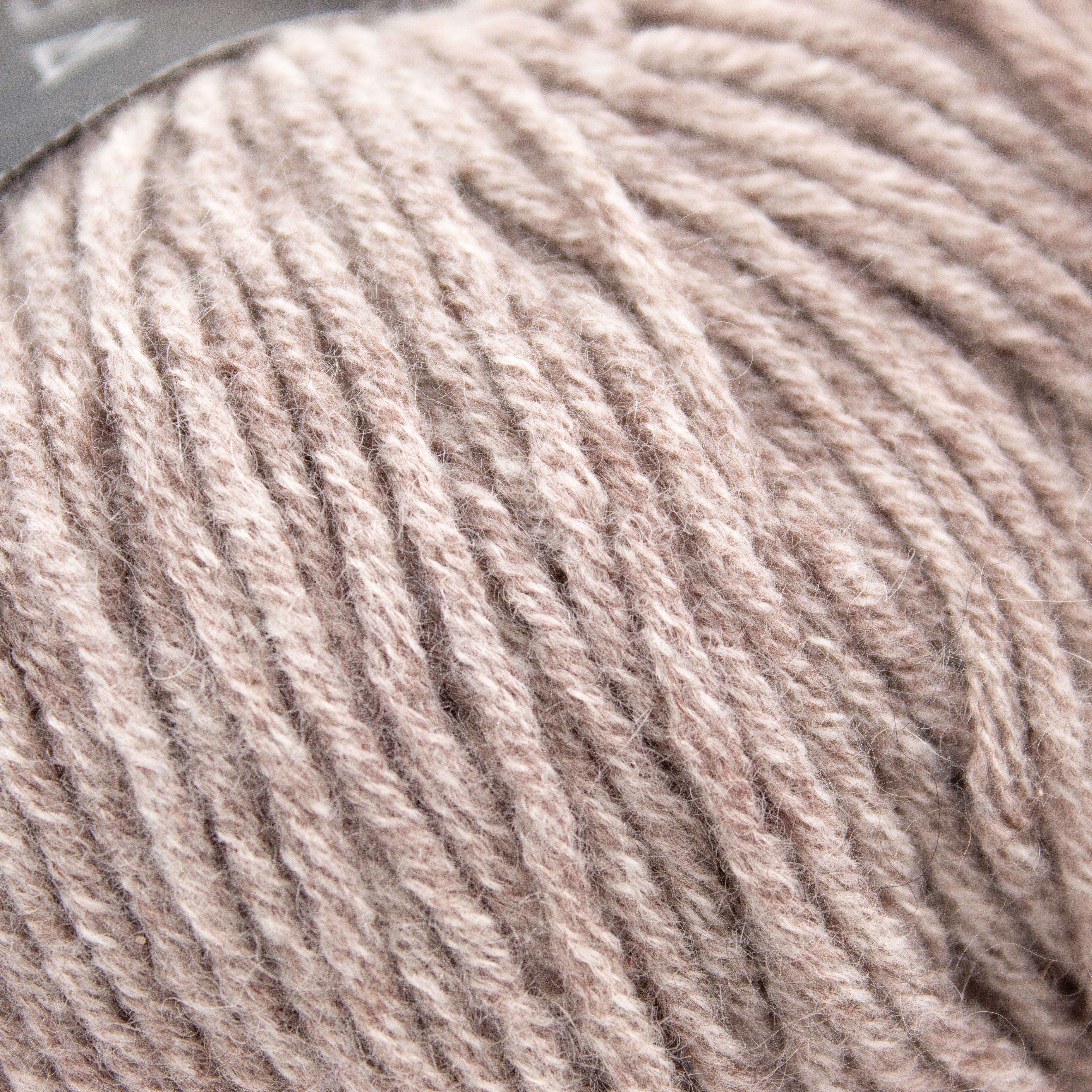 String Classica DK in Wheat