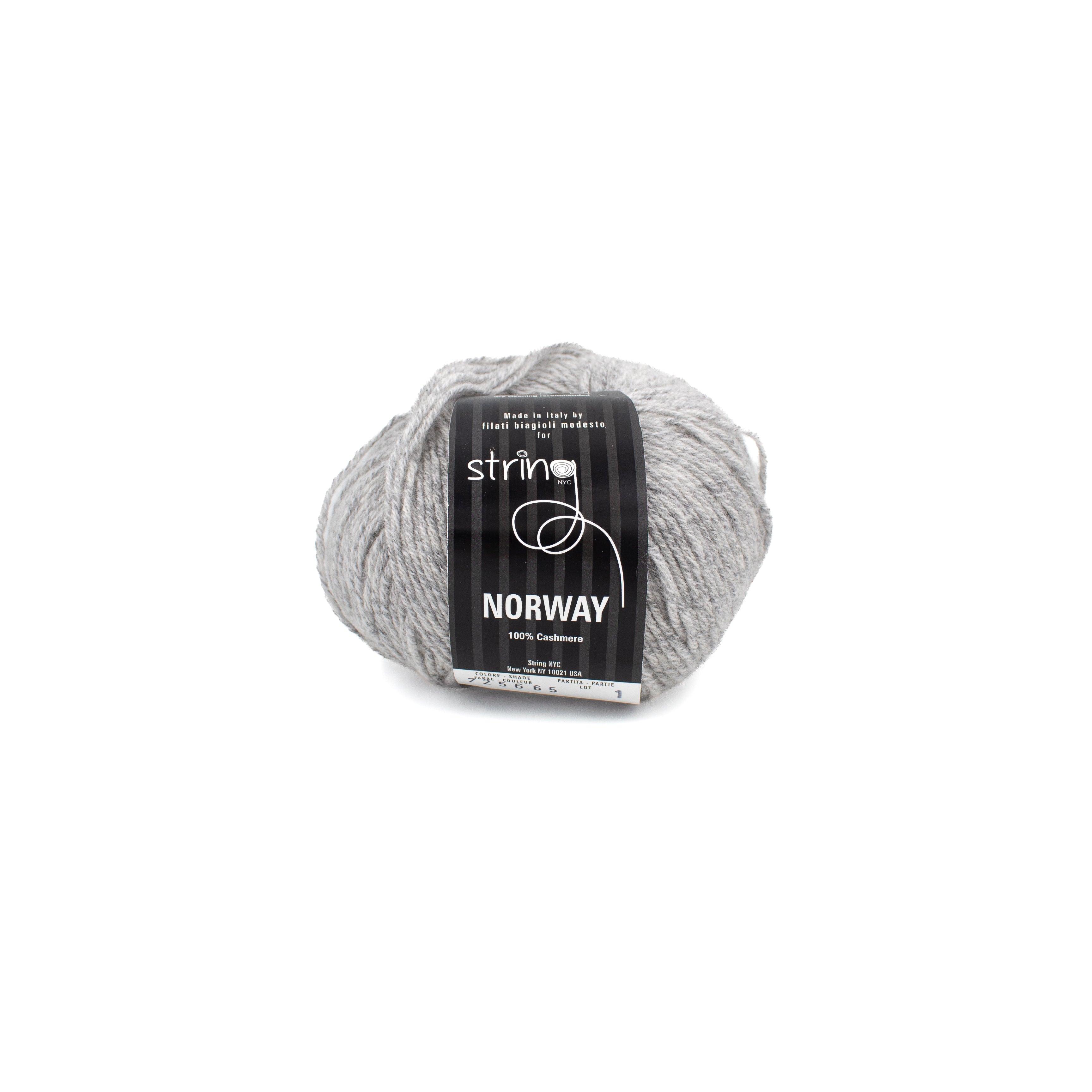 String Norway in Light Grey