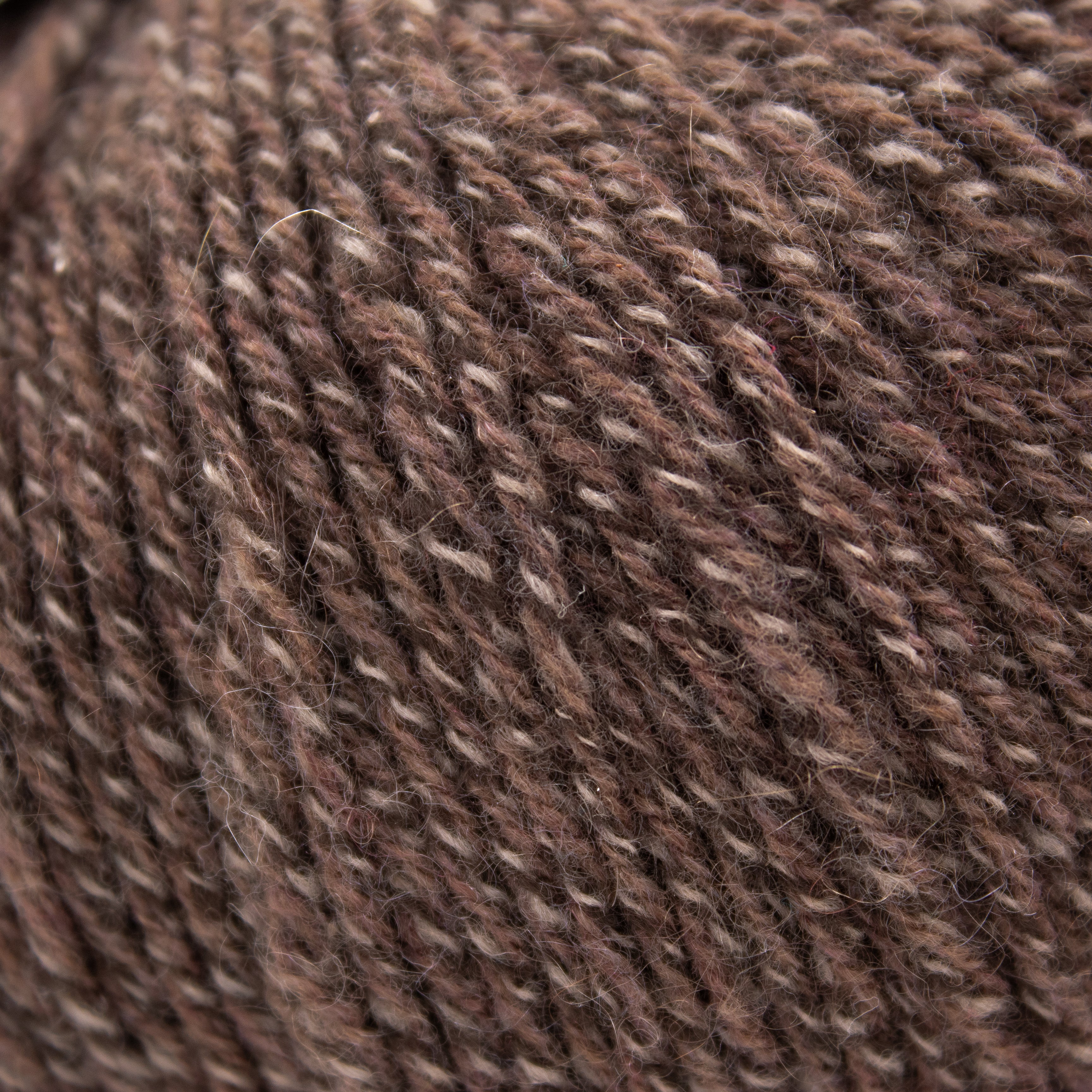 String Norway in Brown