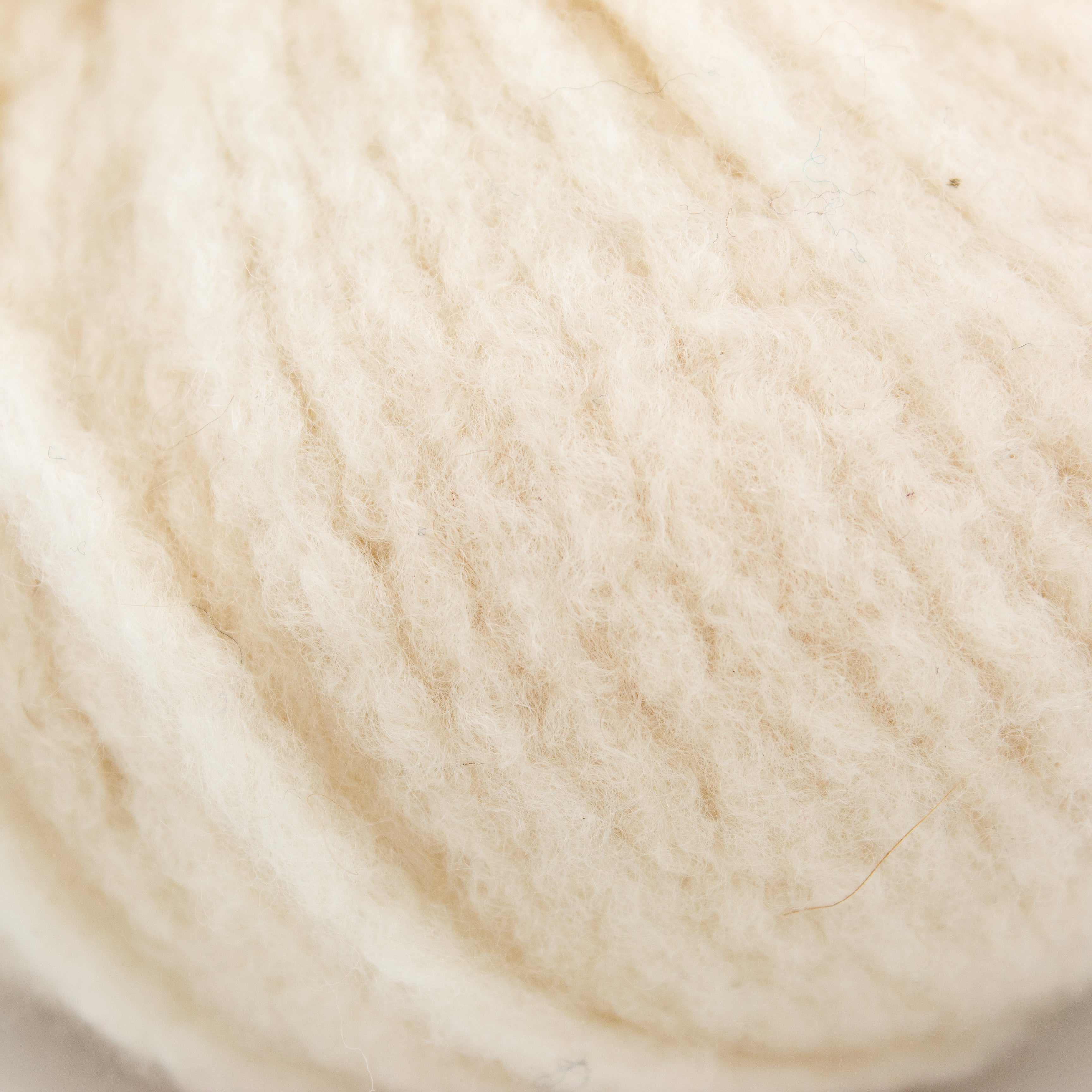 Trendsetter Yarns Soffio Cashmere in Ecru