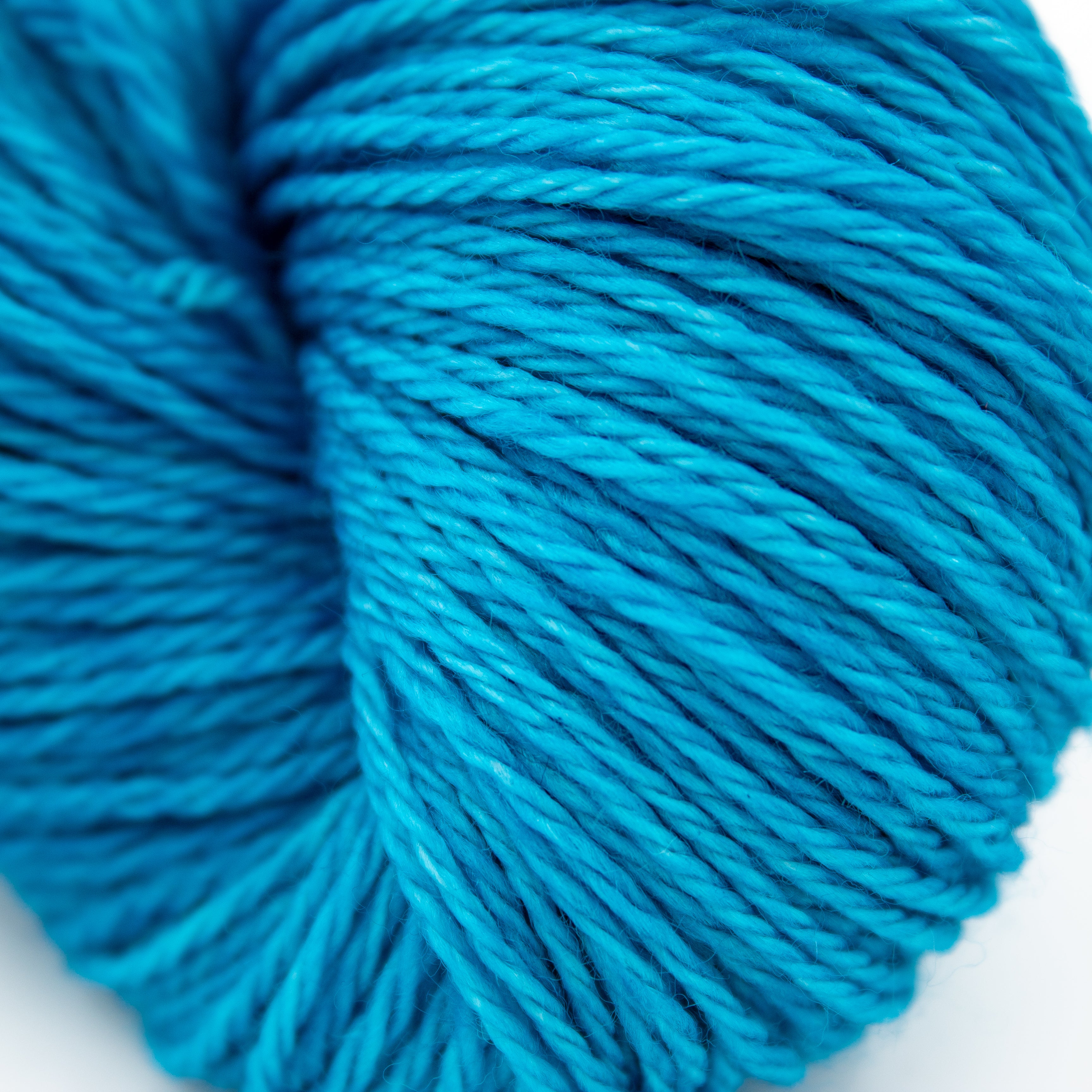 Urth Yarns 16 Fingering in 70