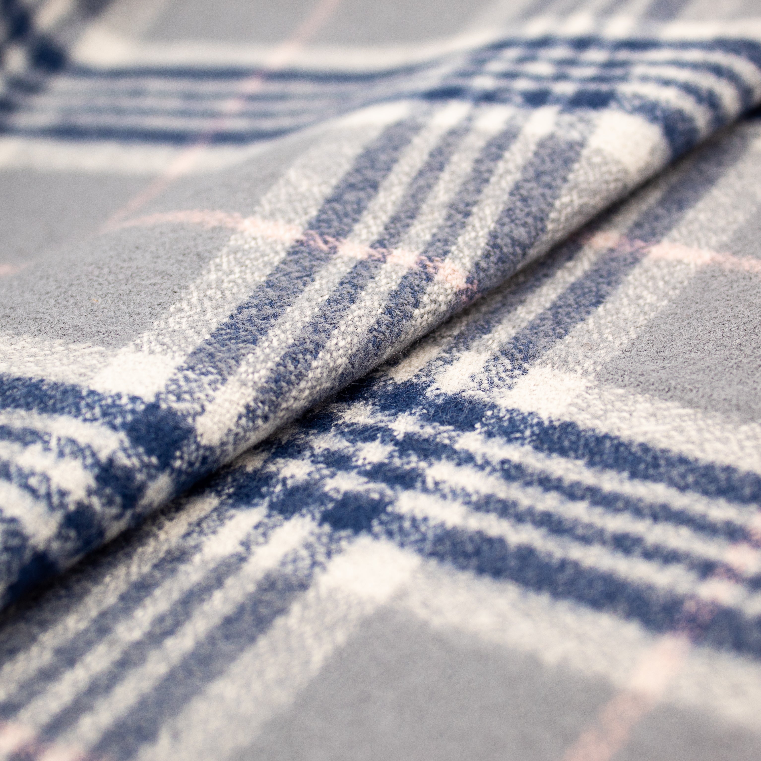 SAMPLE - Robert Kaufman Mammoth Flannel in Fog